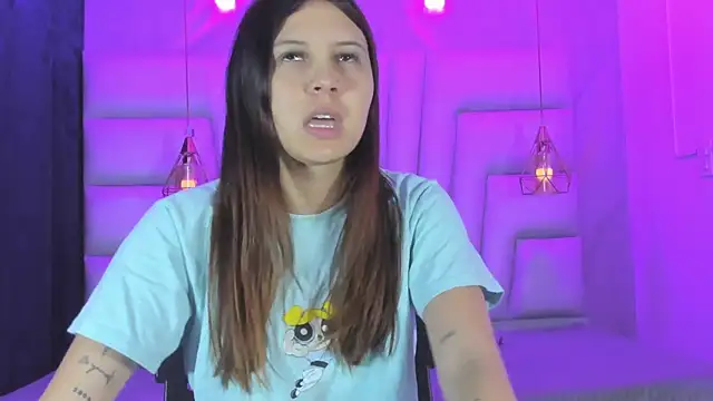 Snapshot of AngelaaCute_ chatting on April 2026 12:24:01 PM AngelaaCute online show from April 2026 12:24:01 PM