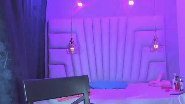 Snapshot of AngelaaCute_ chatting on April 2026 12:32:01 PM AngelaaCute online show from April 2026 12:32:01 PM