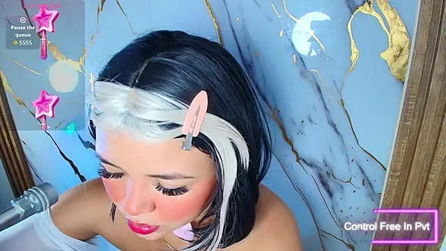 Snapshot of Lizz_Tender chatting on September 2025 12:10:02 PM Lizz Tender online show from September 2025 12:10:02 PM