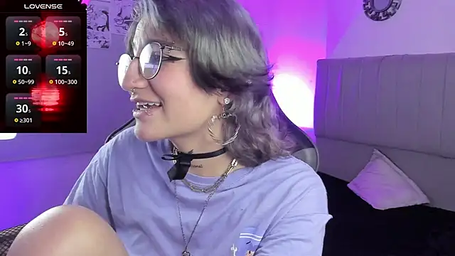 Snapshot of SukiFuyu_ chatting on February 2025 06:33:01 PM SukiFuyu  online show from February 2025 06:33:01 PM