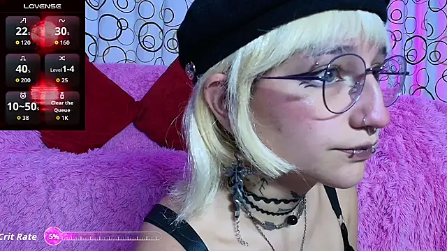 Snapshot of SukiFuyu_ chatting on October 2025 12:14:01 AM SukiFuyu  online show from October 2025 12:14:01 AM