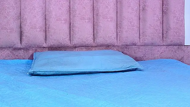 anisha x online show from September 2025 07:13:01 PM