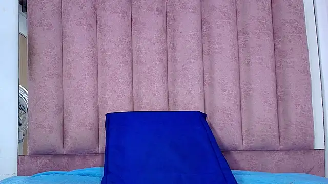 anisha x online show from October 2025 07:21:02 PM