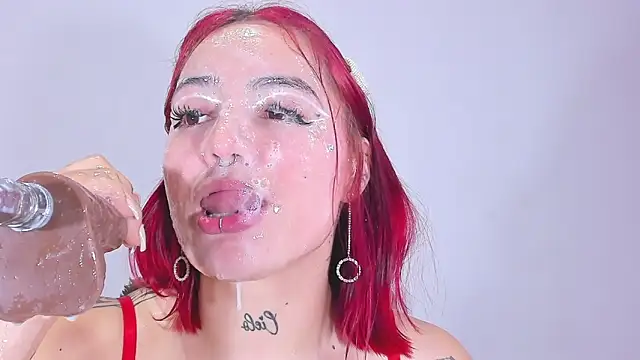 Snapshot of annika_taylor chatting on December 2024 03:26:02 AM annika taylor online show from December 2024 03:26:02 AM