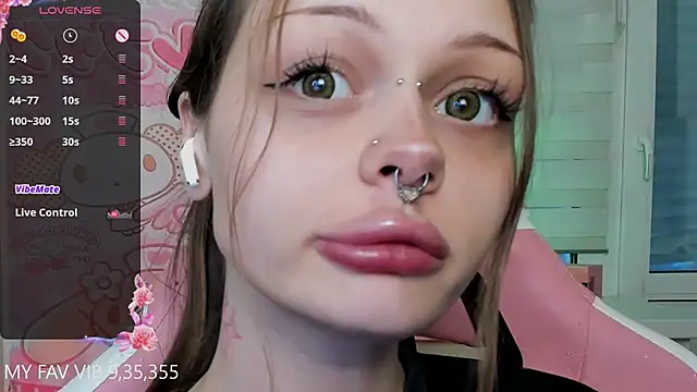 Snapshot of shy_melony chatting on March 2026 02:35:02 PM shy melony online show from March 2026 02:35:02 PM