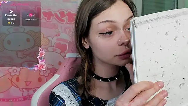 Snapshot of shy_melony chatting on March 2026 06:13:01 PM shy melony online show from March 2026 06:13:01 PM