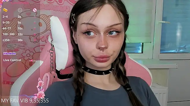 Snapshot of shy_melony chatting on March 2026 01:14:01 PM shy melony online show from March 2026 01:14:01 PM