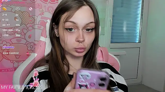 Snapshot of shy_melony chatting on March 2026 03:24:01 PM shy melony online show from March 2026 03:24:01 PM