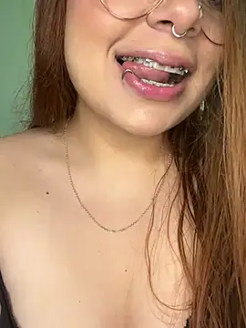 Snapshot of NatyOlson chatting on March 2025 07:42:02 PM NatyOlson online show from March 2025 07:42:02 PM