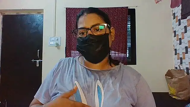 Snapshot of Hotmilfxox chatting on July 2026 07:46:01 AM Hotmilfxox online show from July 2026 07:46:01 AM