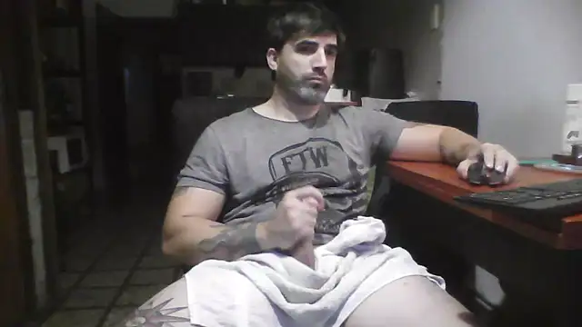 Snapshot of ozzypsico13 chatting on April 2026 09:39:33 PM ozzypsico13 online show from April 2026 09:39:33 PM