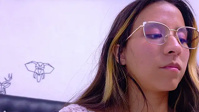 Skinny hottie18 online show from January 2025 04:49:02 PM