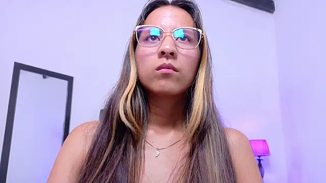 Skinny hottie18 online show from February 2025 04:47:01 PM