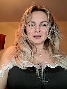 candy queeen online show from December 2025 10:15:02 PM