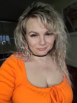 candy queeen online show from February 2026 01:23:02 PM