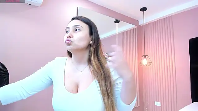 dulce santamaria online show from December 2024 10:30:02 PM