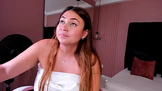 dulce santamaria online show from December 2024 10:13:01 PM