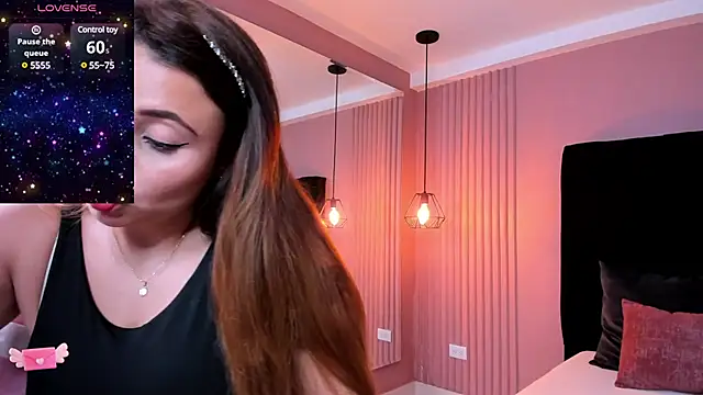 dulce santamaria online show from December 2024 10:11:01 PM