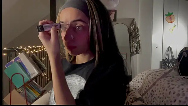 Snapshot of babybimbo chatting on December 2024 10:55:01 PM babybimbo online show from December 2024 10:55:01 PM