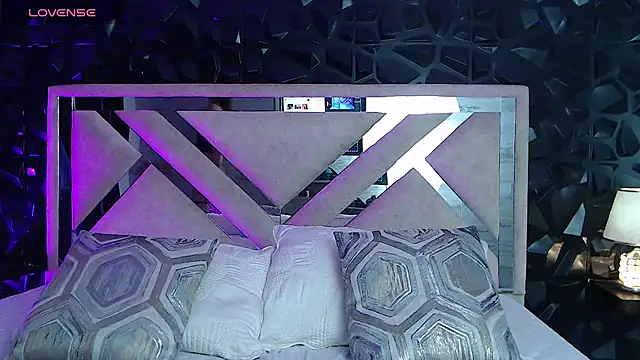 Ari sunshine  online show from March 2025 08:00:01 PM