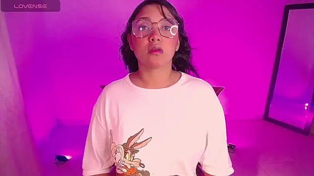 DIANEE 01 online show from October 2025 01:17:02 AM