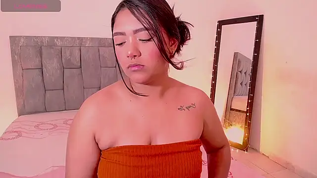 Snapshot of DIANEE_01 chatting on April 2026 11:16:01 PM DIANEE 01 online show from April 2026 11:16:01 PM