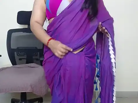 Snapshot of MiniBeast chatting on April 2026 03:23:01 PM MiniBeast online show from April 2026 03:23:01 PM