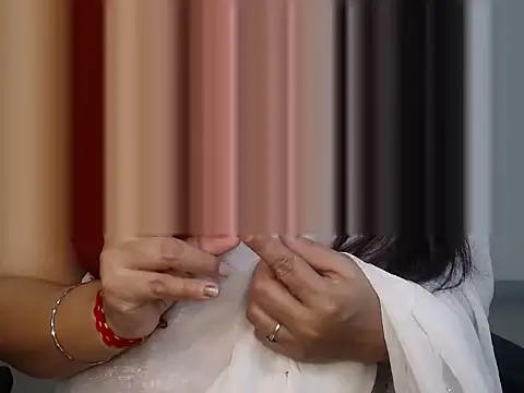 Snapshot of MiniBeast chatting on April 2026 02:54:01 PM MiniBeast online show from April 2026 02:54:01 PM