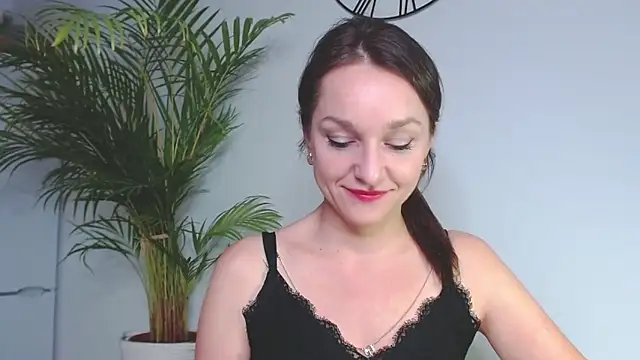 AliciaDesire online show from December 2024 06:31:02 PM