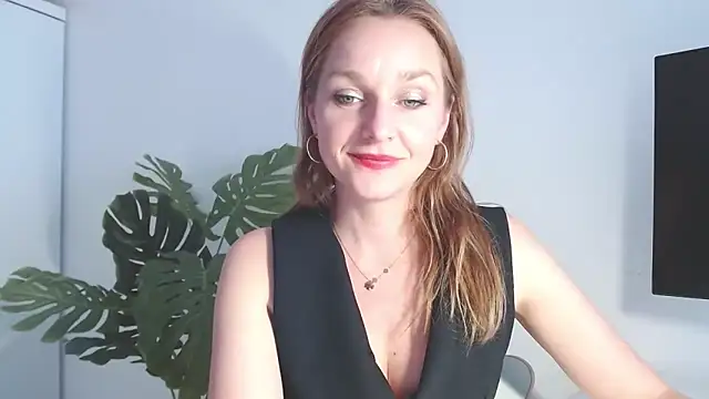 Snapshot of AliciaDesire chatting on March 2026 03:17:01 PM AliciaDesire online show from March 2026 03:17:01 PM