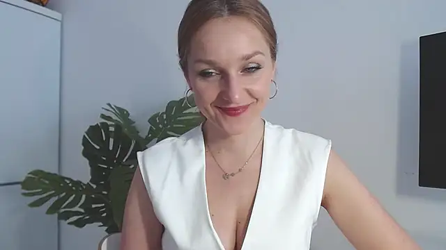 Snapshot of AliciaDesire chatting on March 2026 07:14:02 AM AliciaDesire online show from March 2026 07:14:02 AM