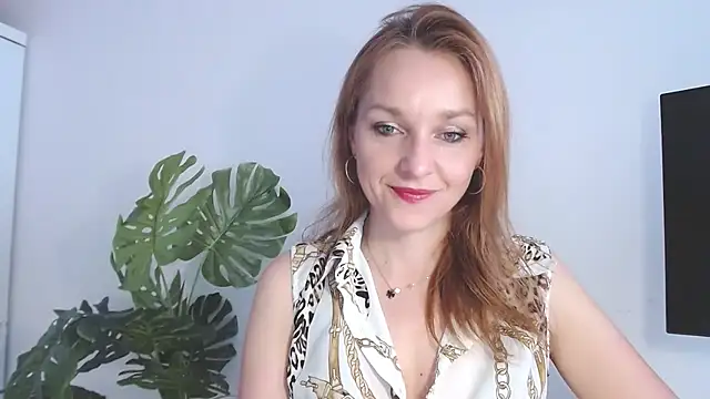 Snapshot of AliciaDesire chatting on April 2026 06:14:01 AM AliciaDesire online show from April 2026 06:14:01 AM