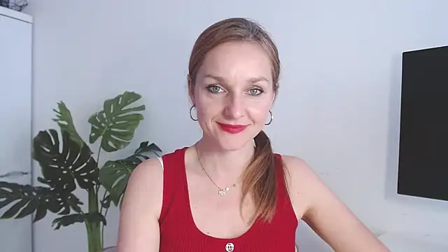 Snapshot of AliciaDesire chatting on April 2026 01:44:02 PM AliciaDesire online show from April 2026 01:44:02 PM