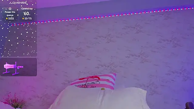 Hannablazze online show from December 2024 05:44:01 PM