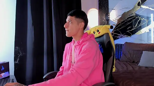 Snapshot of kyle_smithxx chatting on December 2025 05:01:02 AM kyle smithxx online show from December 2025 05:01:02 AM