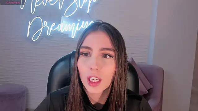 DolcieElliot online show from March 2025 01:28:01 PM