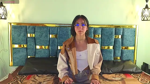 Snapshot of ling_ling24 chatting on January 2025 03:31:01 AM ling ling24 online show from January 2025 03:31:01 AM