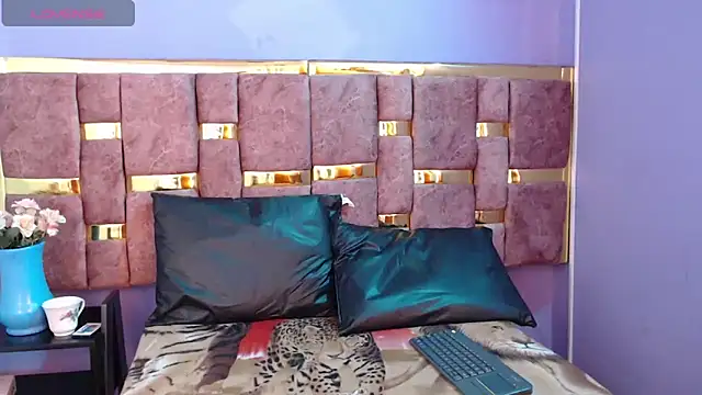 Snapshot of ling_ling24 chatting on January 2025 03:22:02 AM ling ling24 online show from January 2025 03:22:02 AM