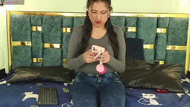 Snapshot of dakota_guirl chatting on January 2025 06:04:01 AM dakota guirl online show from January 2025 06:04:01 AM