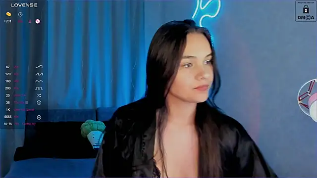 Snapshot of _Sweetie_ chatting on December 2024 05:04:01 AM Sweetie online show from December 2024 05:04:01 AM