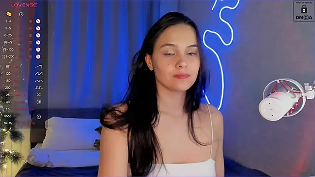 Snapshot of _Sweetie_ chatting on December 2024 01:03:01 PM Sweetie online show from December 2024 01:03:01 PM