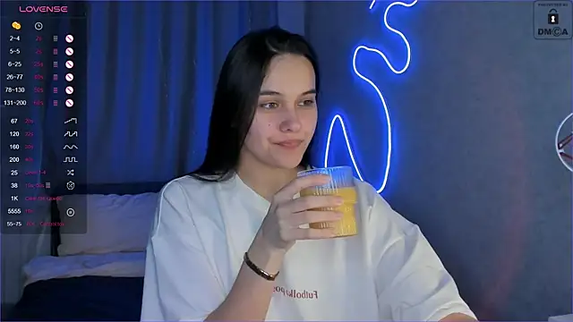 Snapshot of _Sweetie_ chatting on January 2025 05:10:01 PM Sweetie online show from January 2025 05:10:01 PM