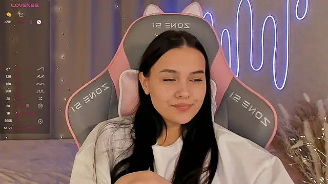 Snapshot of _Sweetie_ chatting on February 2025 01:05:02 PM Sweetie online show from February 2025 01:05:02 PM