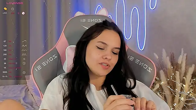 Snapshot of _Sweetie_ chatting on February 2025 01:44:02 PM Sweetie online show from February 2025 01:44:02 PM