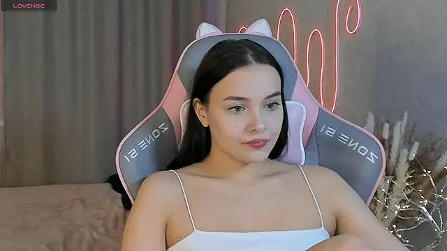 Snapshot of _Sweetie_ chatting on March 2025 02:40:01 PM Sweetie online show from March 2025 02:40:01 PM