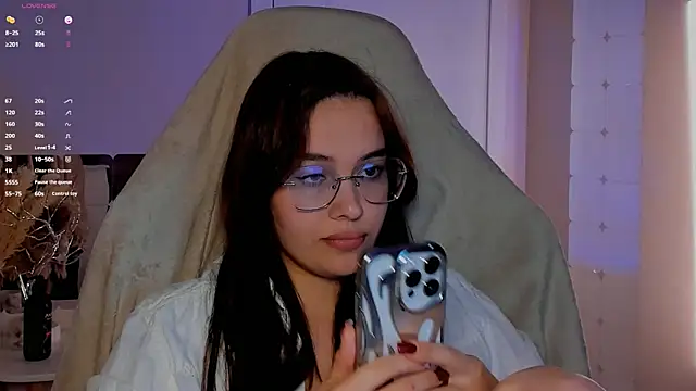 Snapshot of _Sweetie_ chatting on April 2026 03:46:01 PM Sweetie online show from April 2026 03:46:01 PM