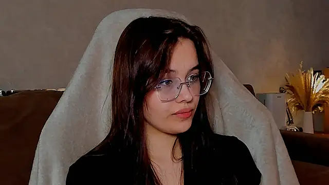 Snapshot of _Sweetie_ chatting on April 2026 01:49:02 PM Sweetie online show from April 2026 01:49:02 PM