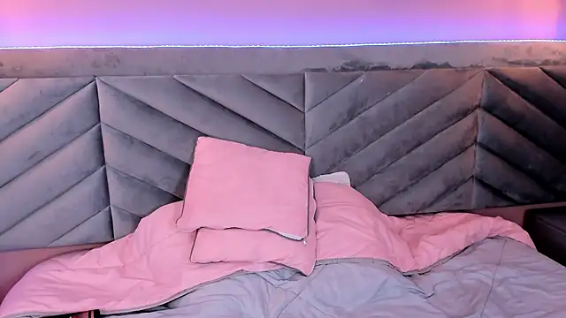 Snapshot of Ary_thompson__ chatting on January 2025 11:13:01 PM Ary thompson online show from January 2025 11:13:01 PM