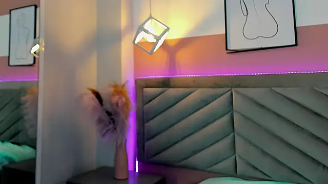 Snapshot of Ary_thompson__ chatting on April 2026 12:21:01 PM Ary thompson online show from April 2026 12:21:01 PM