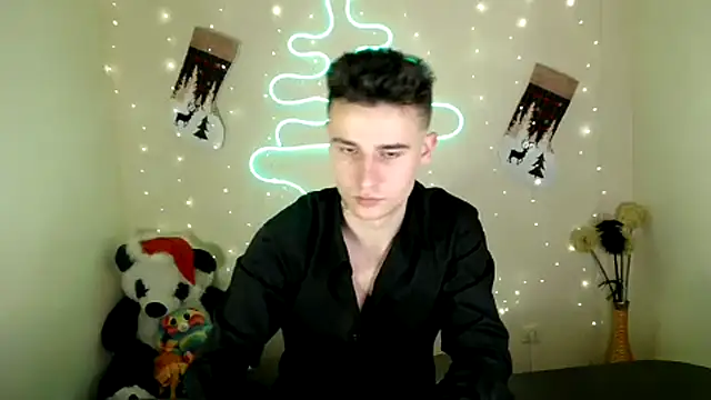 Snapshot of Mike_severi2 chatting on December 2024 01:40:02 PM Mike severi2 online show from December 2024 01:40:02 PM